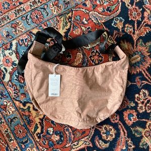 NWT Baggu Medium Crescent Taupe